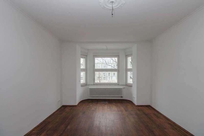 Traumhafte Stadtvilla in Bestlage: Direkt am Rosental mit viel Platz und großem Garten! 8 zimmer