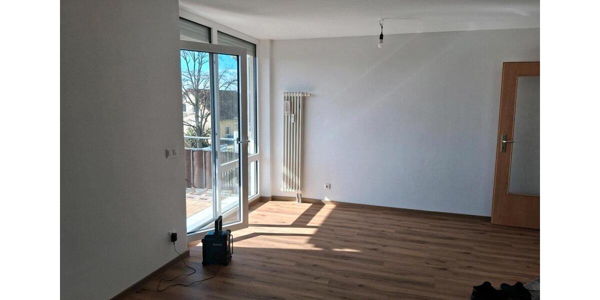 Erdgeschoßwohnung Hohenmölsen - 3 Zimmer, 70 m&sup2;, 750&euro; | Angebot:25649079