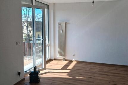 Wohnung Hohenmölsen - 3 Zimmer, 70 m&sup2;, 750&euro; | Angebot:25649079