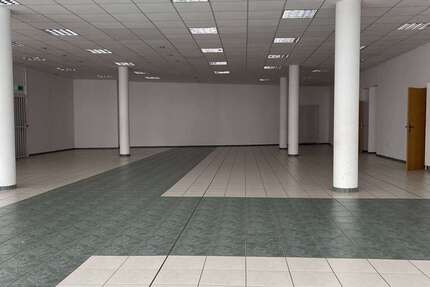 Einzelhandel in Merseburg 8.000 € 800 m² zimmer