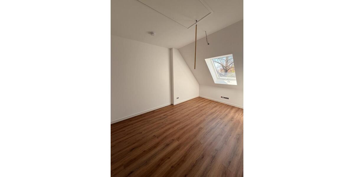 Dachgeschoßwohnung Leipzig Ost - 3 Zimmer, 75 m&sup2;, 1.050&euro; | Angebot:26215165