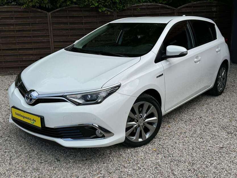 Toyota Auris 51.000 km 14.999 € Leipzig Burghausen Rückmarsdorf 04178