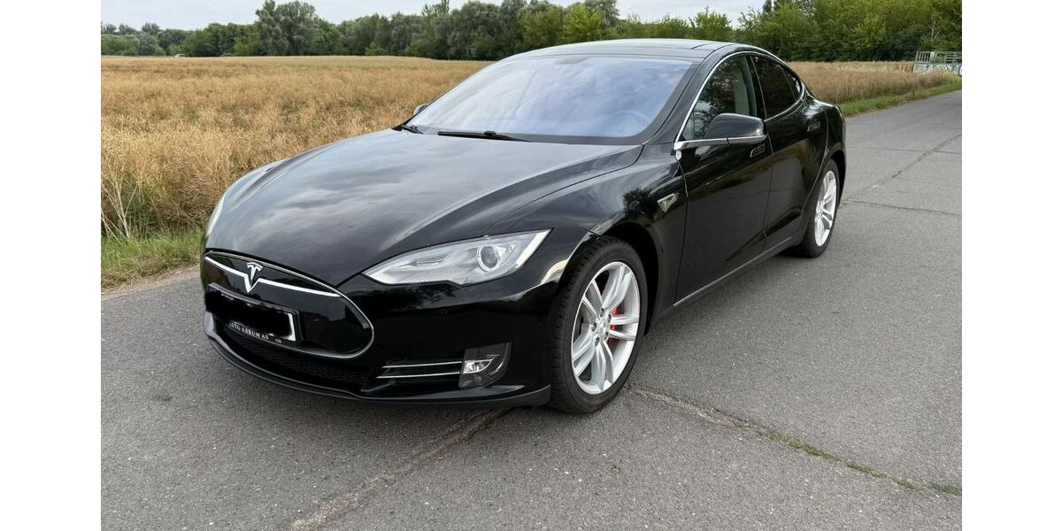 Tesla Model S 181.000 km 17.300 &euro; Schkeuditz 04435
