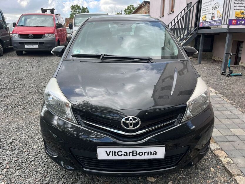 Toyota Yaris 65.690 km 7.399 € Borna 04552