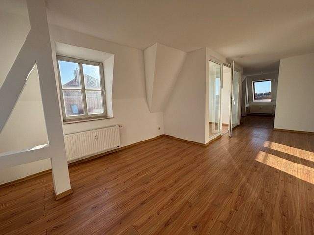 Etagenwohnung Markkleeberg Markkleeberg-Mitte - 2 Zimmer, 65 m&sup2;, 220.000&euro; | Angebot:25698237