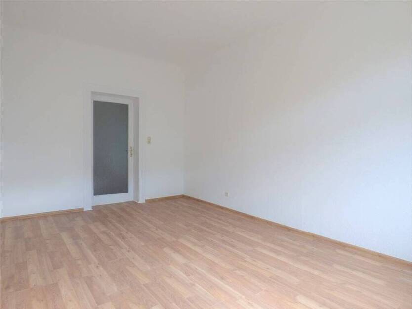 Leutzsch - Schöne 3 Zi.- Whg., Gäste WC, Loggia, frisch saniert!