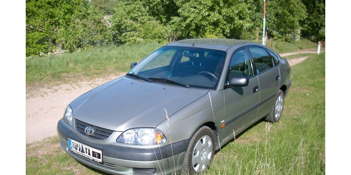 Toyota Avensis 189.000 km 2.499 &euro; Halle (Saale) 06120