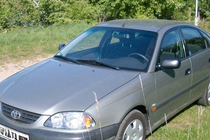 Toyota Avensis 189.000 km 2.999 &euro; Merseburg 06217