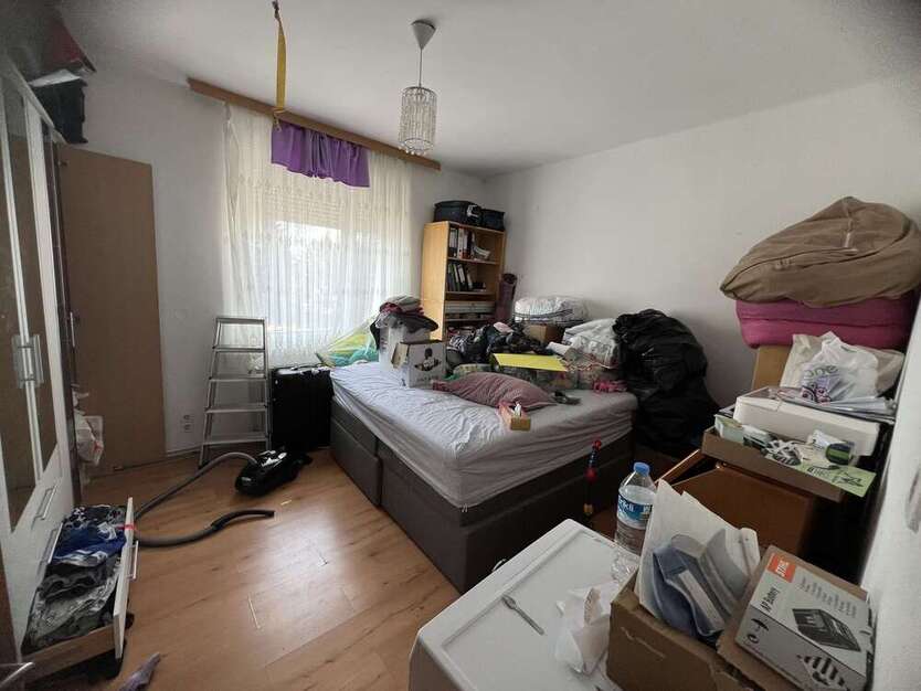 Wohn- und Geschäftshaus mit Sanierungspotenzial 18 zimmer