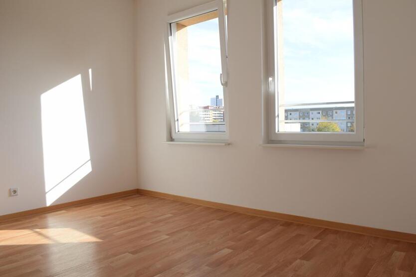 ZENTRAL MITTENDRIN + Ecke Rewe Gorkistraße + HELL & GERÄUMIG zimmer