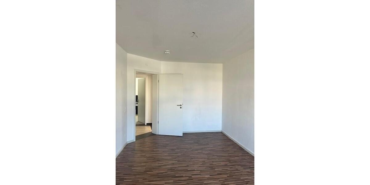 Etagenwohnung mit Balkon in ruhiger Wohngegend 4 zimmer