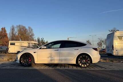 Tesla Model 3 33.394 km 34.999 &euro; Leipzig 04158