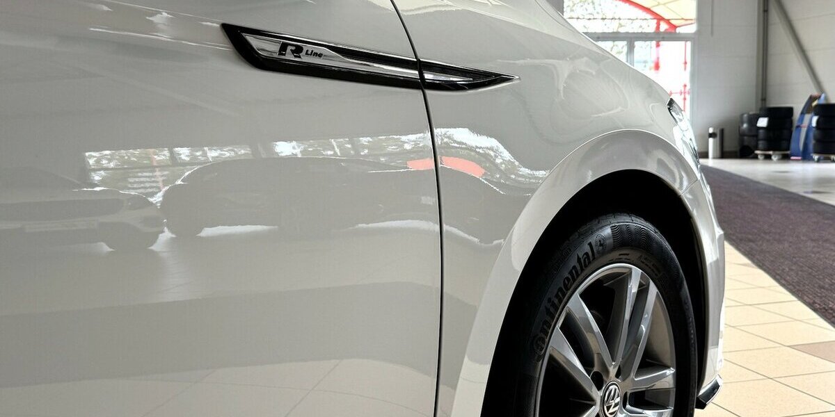 VW Touran 150 DSG R-Line/7Sitz/LED/Navi/ACC/Massage 99.985 km 22.990 &euro; Leipzig 04347