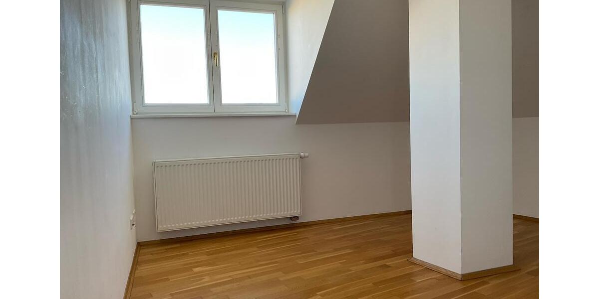 Dachgeschoßwohnung Leipzig Nord - 3 Zimmer, 77 m&sup2;, 901&euro; | Angebot:26068171