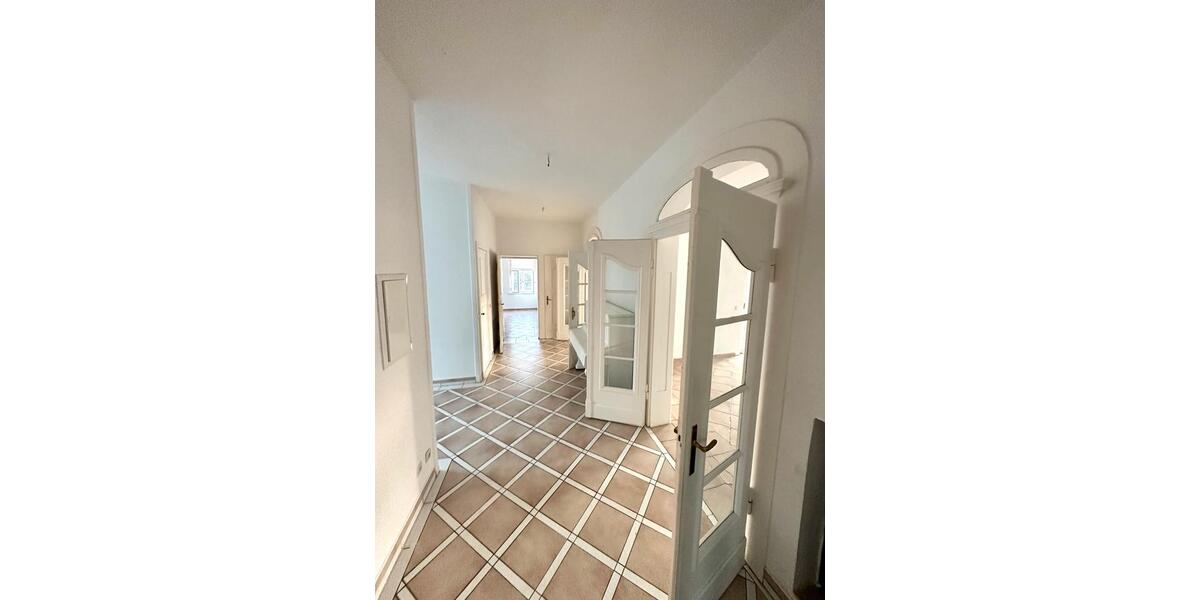 Hochparterre Wurzen - 5 Zimmer, 152 m&sup2;, 1.140&euro; | Angebot:26199125