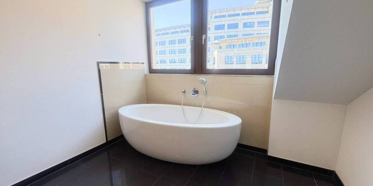 Etagenwohnung Leipzig Neustadt-Neuschönefeld - 4 Zimmer, 173 m&sup2;, 1.750&euro; | Angebot:26695803