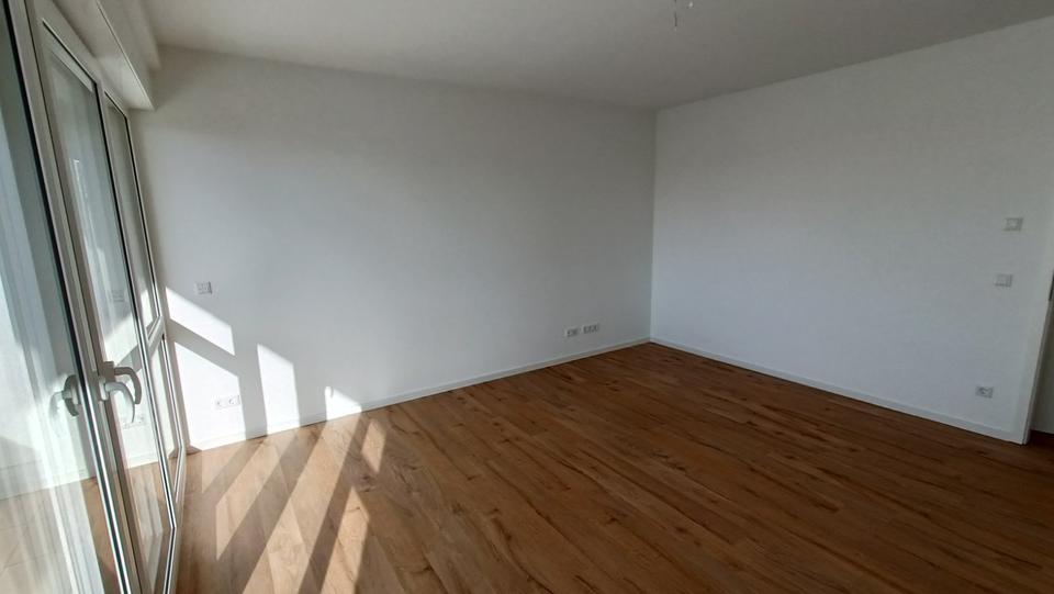 Etagenwohnung Schkeuditz - 4 Zimmer, 102 m&sup2;, 1.100&euro; | Angebot:25253511