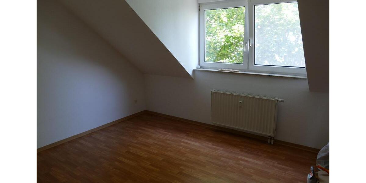 Dachgeschoßwohnung Leuna - 2 Zimmer, 44 m&sup2;, 392&euro; | Angebot:25789818