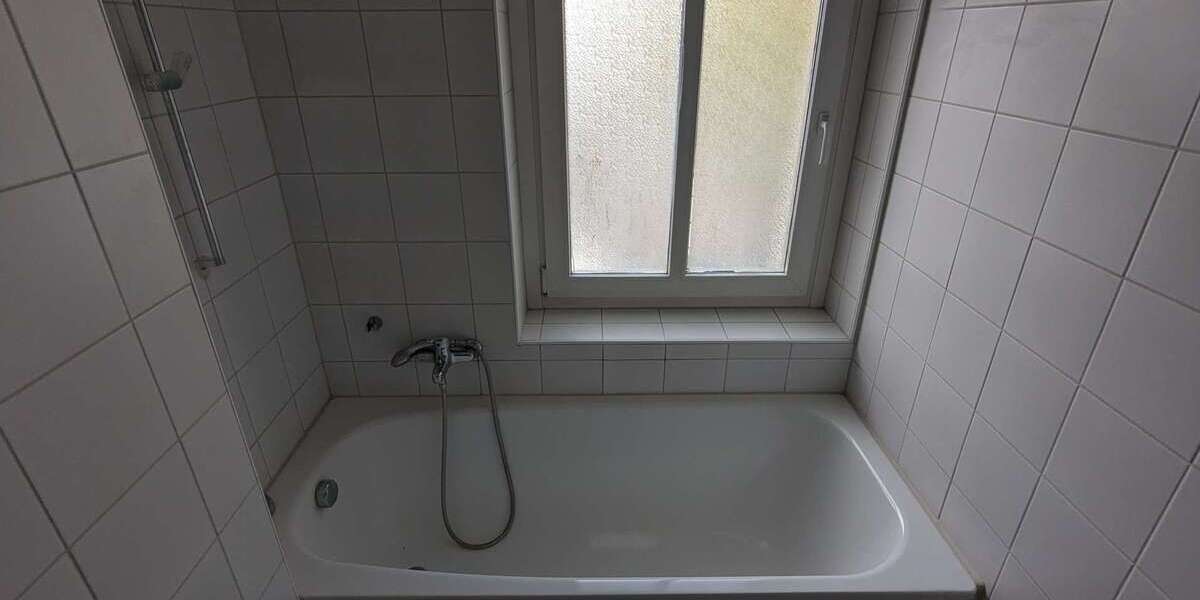 Leerstehende Wohneinheit mit Balkon in Gohlis-Süd !!! 2 zimmer