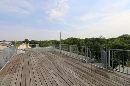 Bezugsfrei: Penthouse mit Loggia und Dachterrasse, einzigartiger Blick über den Clara-Zetkin-Park 5 zimmer