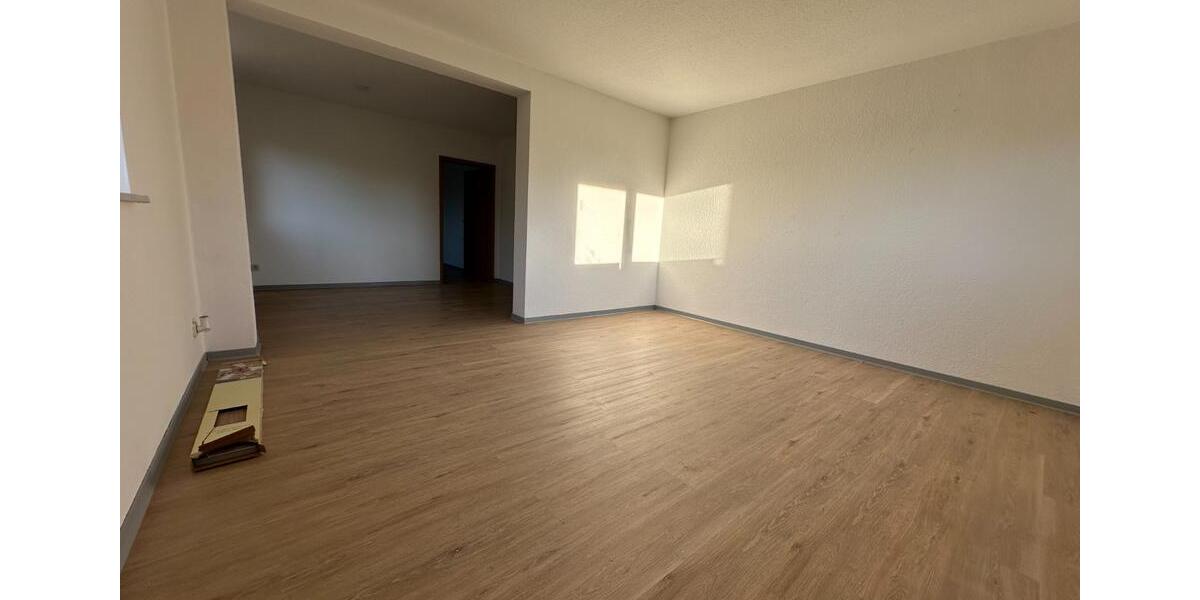 Helle schöne 3-Raum-Wohnung mit großem Bad und auf Wunsch 100m² Garten – frisch renoviert in Bennewitz zimmer