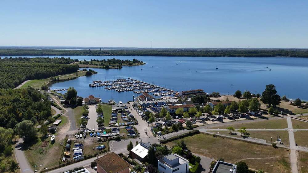 Bezugsfreie Maisonettewohnung im Hofgut Zöbigker mit Garten und Balkon, direkt am Cospudener See! 4 zimmer