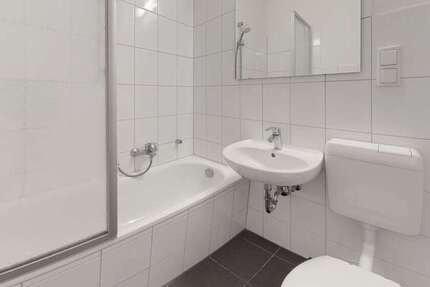 Wohnung zum Mieten in Halle 372 € 57.17 m²
