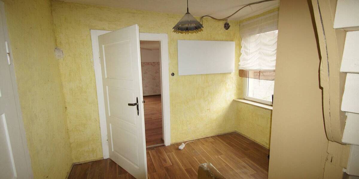 Einfamilienhaus Hohenmölsen Zembschen - 6 Zimmer, 120 m&sup2;, 56.000&euro; | Angebot:25773774