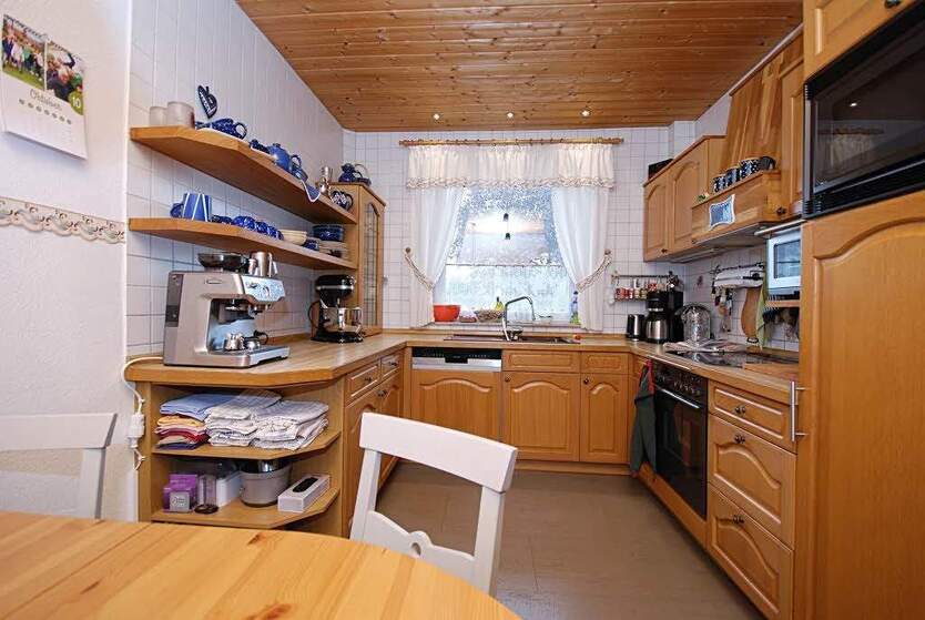 Landsberg OT Queis: Einfamilienhaus mit Wintergarten, Pool, Sauna, Garage, Keller 5 zimmer