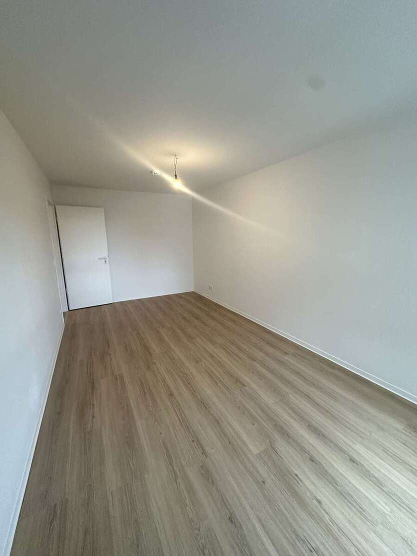 ++Frisch Sanierte 4-RW mit Balkon und 2 Badezimmer++ 4 zimmer