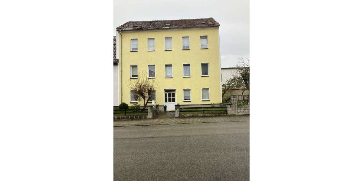Einfamilienhaus Bad Lausick - 8 Zimmer, 235 m&sup2;, 159.000&euro; | Angebot:26139873
