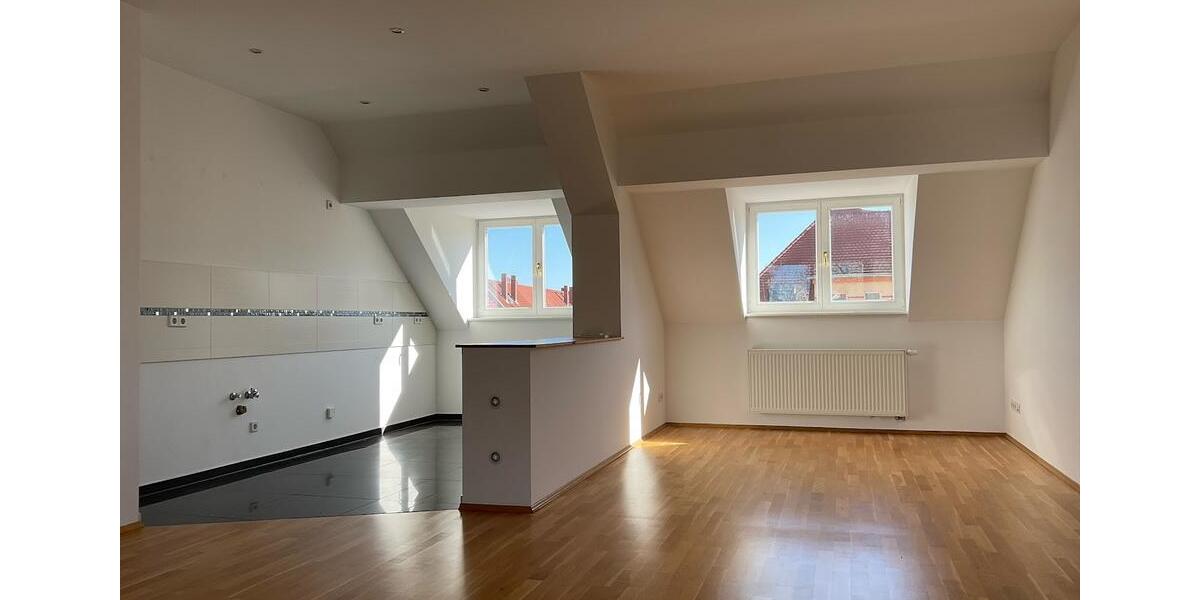 Dachgeschoßwohnung Leipzig Nord - 3 Zimmer, 77 m&sup2;, 901&euro; | Angebot:26068171