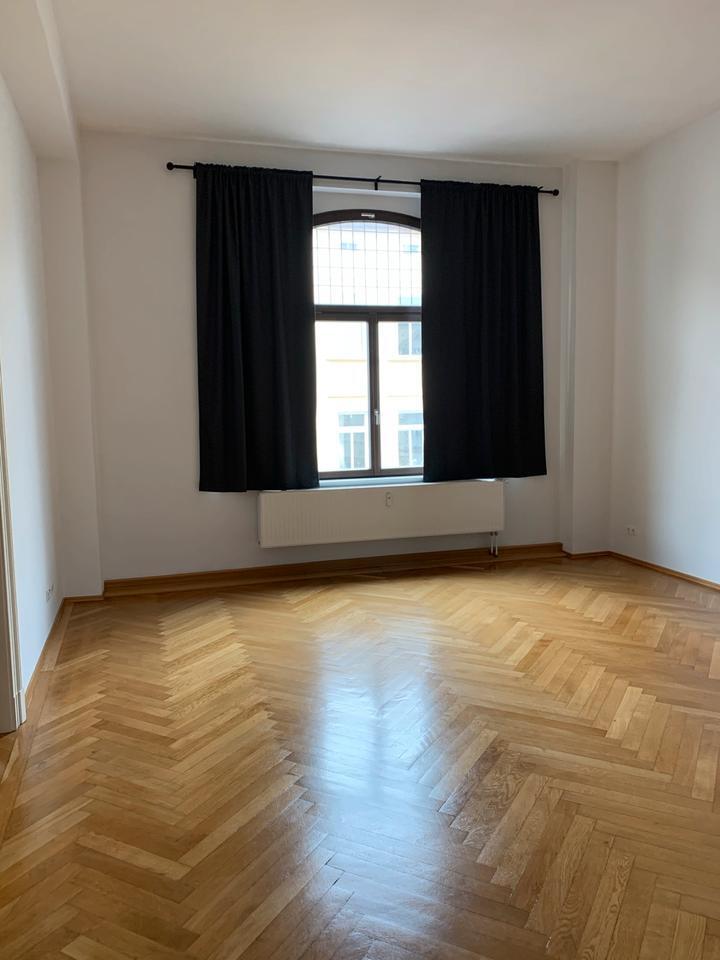 Helle große 4-Raum-Wohnung ab Oktober frei