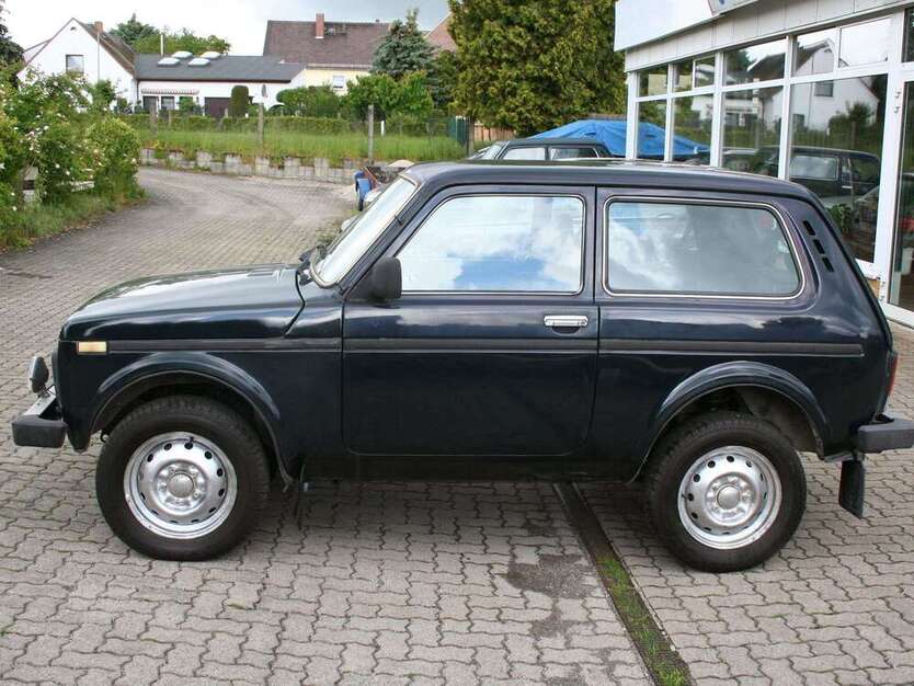 Lada 4x4 87.959 km 8.200 € Belgershain OT Threna 04683