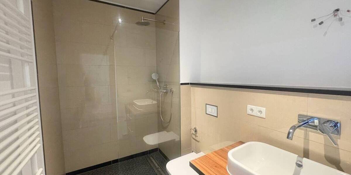 Etagenwohnung Leipzig Neustadt-Neuschönefeld - 4 Zimmer, 173 m&sup2;, 1.750&euro; | Angebot:26695803