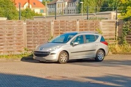 Peugeot 207 89.000 km 2.400 &euro; Leipzig 04103