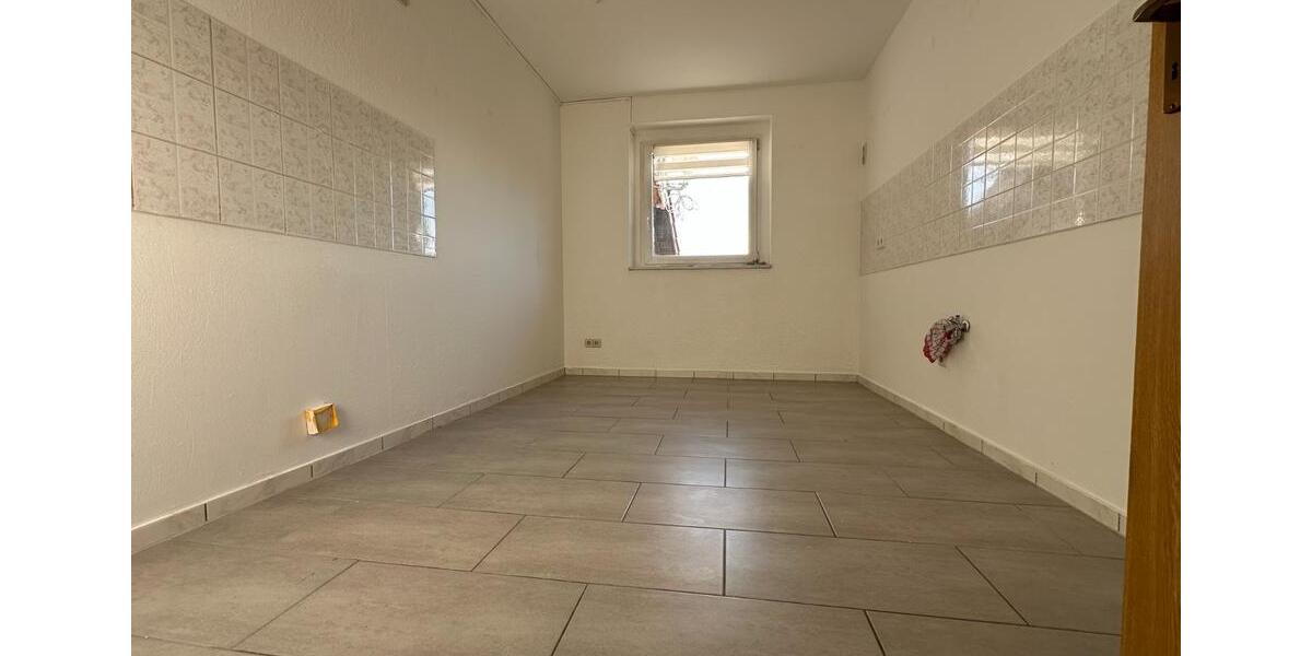 Helle schöne 3-Raum-Wohnung mit großem Bad und auf Wunsch 100m² Garten – frisch renoviert in Bennewitz zimmer