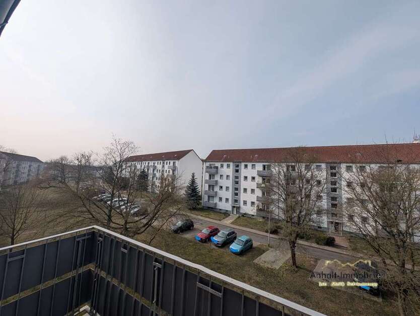 Wohnung zum Mieten in Wolfen 352 € 58.57 m²