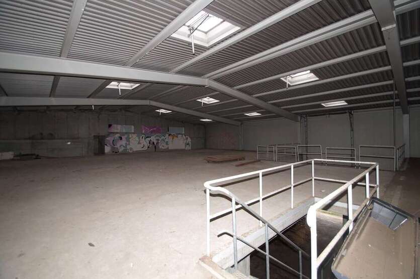 ++Gewerbehof mit Lagerhalle und Bürohaus an der B186++ zimmer