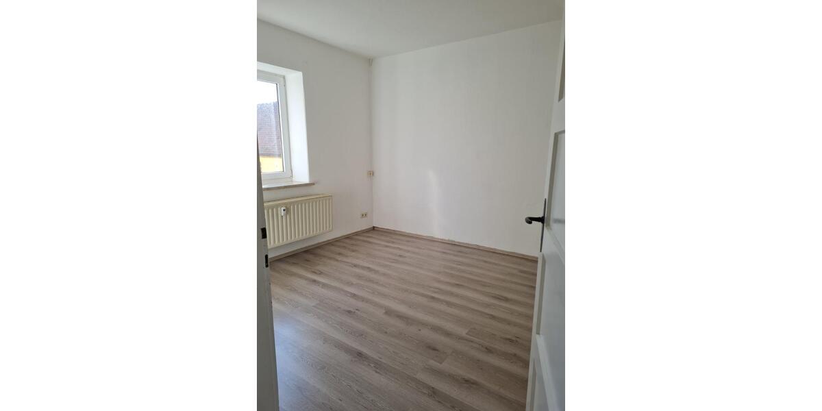 Erdgeschoßwohnung Sandersdorf-Brehna Roitzsch - 2 Zimmer, 43 m&sup2;, 280&euro; | Angebot:25340124