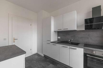 ✨NEU! Tolle 3-Raum-Wohnung mit neuer Einbauküche, modernem Duschbad & hellem Wintergarten ❋ 3 zimmer