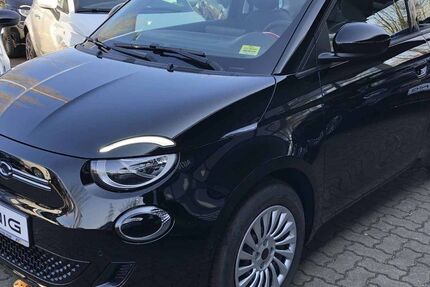Fiat 500C 1.001 km 27.789 € Leipzig 04178