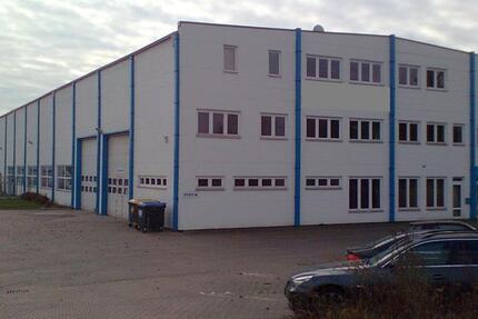 Halle, Lagerhalle mit BüroAussengelände zu vermieten zimmer