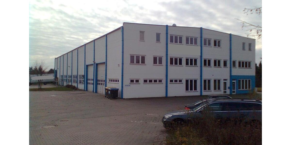 Halle, Lagerhalle mit BüroAussengelände zu vermieten zimmer