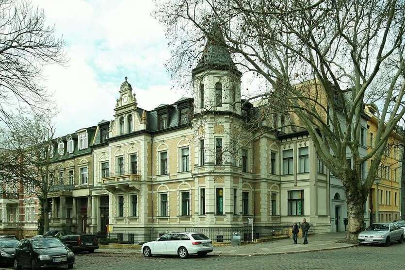 Wohnung zum Mieten in Halle 363 € 33 m²