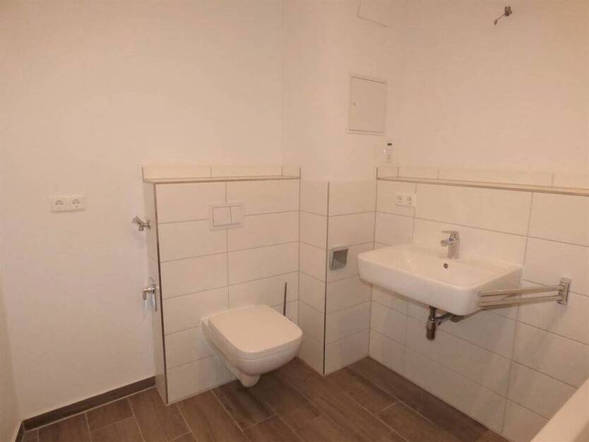 Familien Willkommen! Toll geschnittene 3 Raum Whg. mit Balkon, 2 Bäder, großer Küche