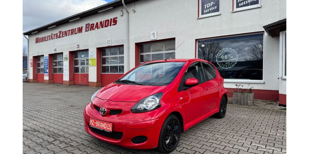 Toyota Aygo (X) 89.512 km 3.890 &euro; Brandis OT Beucha 04824