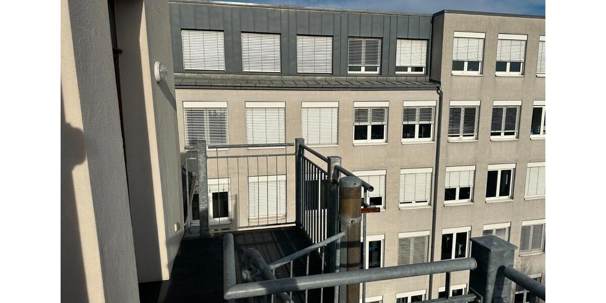 Dachgeschoßwohnung Leipzig Mitte - 3 Zimmer, 115 m&sup2;, 880&euro; | Angebot:26461405