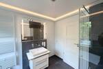 Erstbezug mit grünem Blick! + Parkett + Fußbodenheizung + Balkon + Wanne & Dusche + LED-Licht