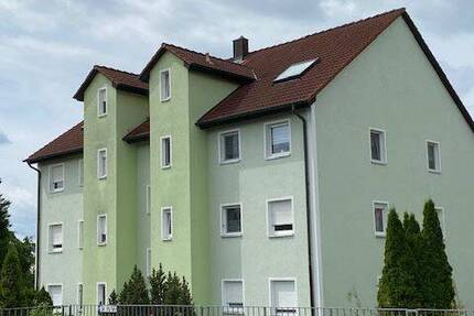 schöne sanierte Dachgeschosswohnung inkl. Garage in beliebter Wohnlage von Merseburg 2 zimmer